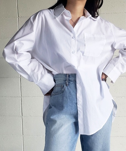 me+em select(ミームセレクト)の「※※【 無地 / ストライプ 】変形バックスリットBIGシャツ(シャツ/ブラウス・レディース・ホワイト/ブラック/ネイビー/グレー/ブラック系その他・FREE)」の2枚目の写真