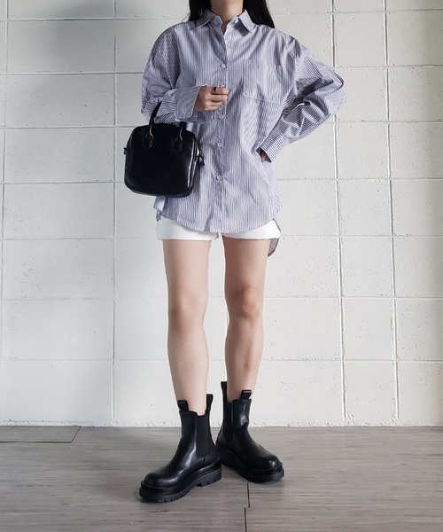 me+em select(ミームセレクト)の「※※【 無地 / ストライプ 】変形バックスリットBIGシャツ(シャツ/ブラウス・レディース・ホワイト/ブラック/ネイビー/グレー/ブラック系その他・FREE)」の19枚目の写真