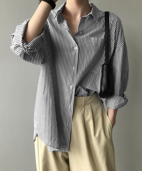 me+em select(ミームセレクト)の「※※【 無地 / ストライプ 】変形バックスリットBIGシャツ(シャツ/ブラウス・レディース・ホワイト/ブラック/ネイビー/グレー/ブラック系その他・FREE)」の16枚目の写真