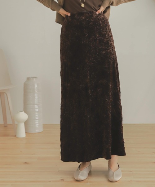SENSE OF PLACE by URBAN RESEARCH(センスオブプレイスバイアーバンリサーチ)の「クラッシュベロアロングスカート(スカート・レディース・ブラウン/ベージュ/マスタード・ONE)」の2枚目の写真