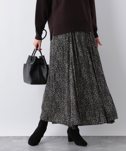 GLOBAL WORK（グローバルワーク）の「サラサラサテンフレアスカート/959748（スカート・レディース・チャコールグレー/その他/ダークグレー/グレー系その他/グリーン系その他6・FREE）」の5枚目の写真