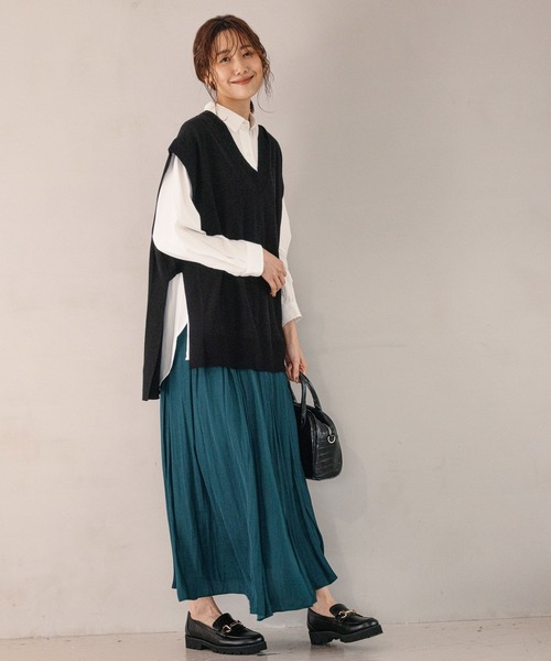 GLOBAL WORK（グローバルワーク）の「サラサラサテンフレアスカート/959748（スカート・レディース・チャコールグレー/その他/ダークグレー/グレー系その他/グリーン系その他6・FREE）」の7枚目の写真