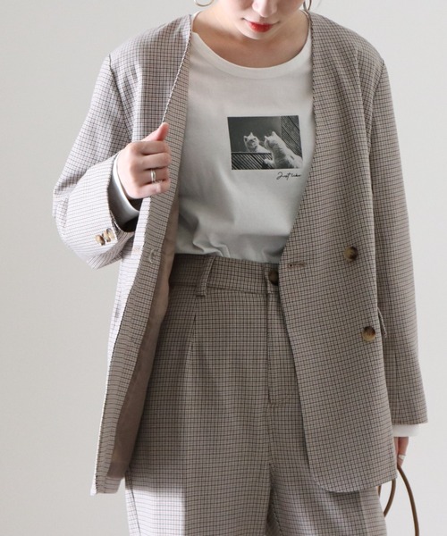 Cheek(チーク)の「チェックダブルブレストノーカラージャケット(ノーカラージャケット・レディース・ベージュ・MEDIUM)」の8枚目の写真