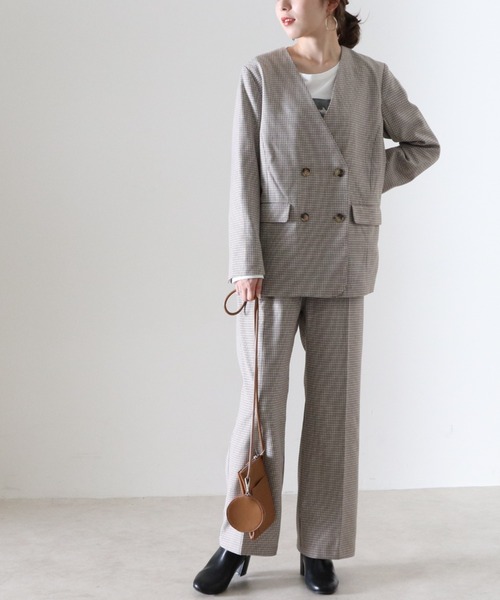 Cheek(チーク)の「チェックダブルブレストノーカラージャケット(ノーカラージャケット・レディース・ベージュ・MEDIUM)」の11枚目の写真