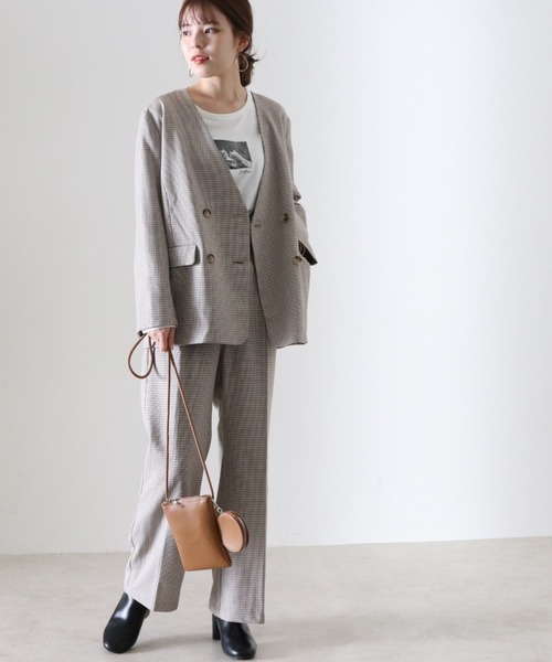 Cheek(チーク)の「チェックダブルブレストノーカラージャケット(ノーカラージャケット・レディース・ベージュ・MEDIUM)」の15枚目の写真