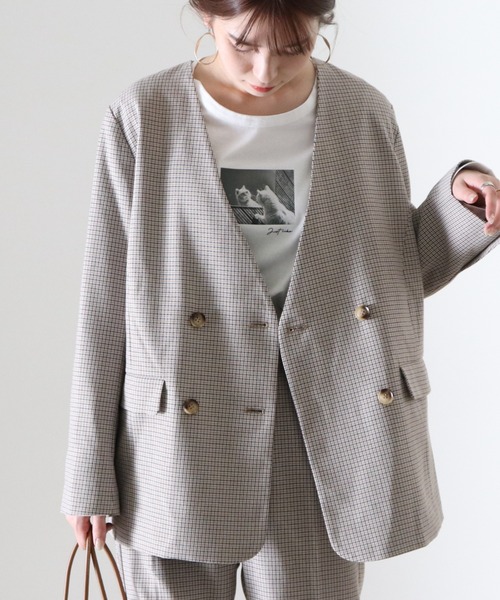 Cheek(チーク)の「チェックダブルブレストノーカラージャケット(ノーカラージャケット・レディース・ベージュ・MEDIUM)」の12枚目の写真