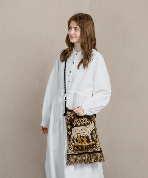 MUHET（ミュエータ）の「バンドカラーマキシワンピース（ワンピース・レディース・グレー/オフホワイト/ライトブラウン・SMALL/MEDIUM/LARGE）」の16枚目の写真