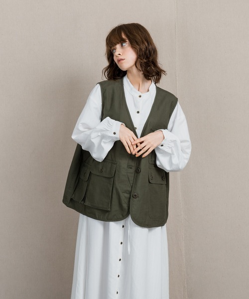 MUHET（ミュエータ）の「バンドカラーマキシワンピース（ワンピース・レディース・グレー/オフホワイト/ライトブラウン・SMALL/MEDIUM/LARGE）」の21枚目の写真