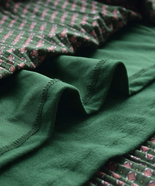 zootie（ズーティー）の「【見た目を裏切るあたたかさ】フリース裏地付き 花柄マイクロプリーツスカート（スカート・レディース・ネイビー/ブラック/ブラウン/ブラック系その他/グリーン/グレイッシュブルー/ホワイト系その他/ライトカーキ/ミント/ブラウン系その他/ベージュ/ホワイト系その他2/ブラウン系その他2・M）」の14枚目の写真