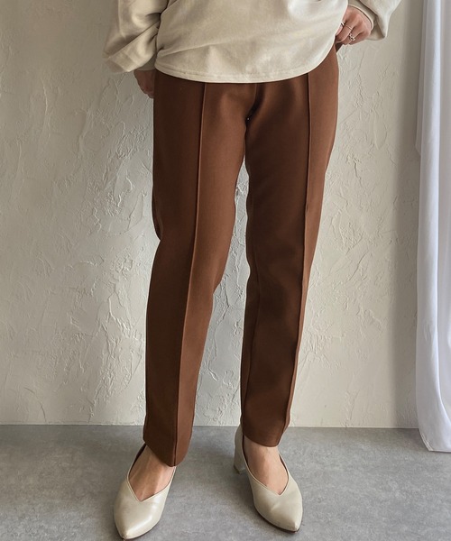 She's Closet(シーズクローゼット)の「ウールライクセンターシームラインあったかテーパードパンツ(その他パンツ・レディース・アイボリー/ブラウン/グレイッシュベージュ/カーキ/ボルドー/ダークブルー/スモークピンク/キャメル/ベージュ系その他/ブラック・FREE)」の4枚目の写真