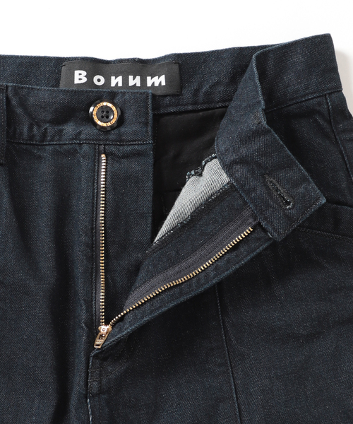 Bonum(ボナム)の「アクセントボタンフレアデニム(デニムパンツ・レディース・ネイビー・36/40/34/38)」の3枚目の写真