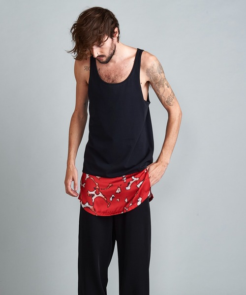 NO ID.（ノーアイディ）の「【NO ID.】Switching Hemline Long Tank Top / スイッチング ヘムライン ロング タンクトップ（タンクトップ・メンズ・ブラック/レッド/グリーン/マスタード・ONE SIZE）」の10枚目の写真
