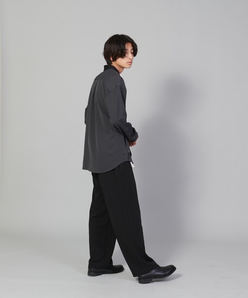 UNIIT（ユニット）の「【UNIIT／ユニット】カットプリーツスイッチルーズシャツ　ビッグシルエット（シャツ/ブラウス・メンズ・チャコールグレー/ブルー/ベージュ・SMALL/MEDIUM/LARGE）」の7枚目の写真