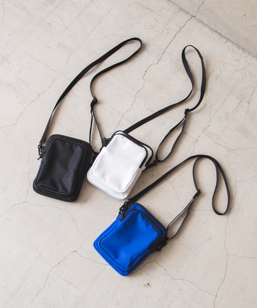 WEGO（ウィゴー）の「WEGO/ナイロンミニショルダー（ショルダーバッグ・メンズ・ホワイト/ブラック/ロイヤルブルー・FREE）」の9枚目の写真