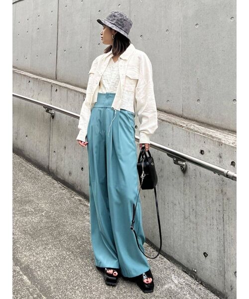 EMODA（エモダ）の「オーバークロップシャツジャケット（ブルゾン・レディース・ホワイト/ブラック/ブルー/その他・FREE）」の16枚目の写真