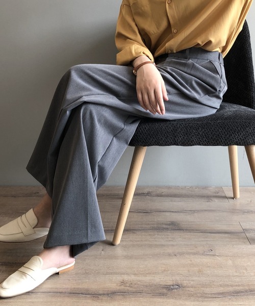 by muni:r（バイ ムニール）の「ピンタックポケットポイントワイドスラックス（スラックス・レディース・ブラック/グレー・SMALL/MEDIUM）」の4枚目の写真