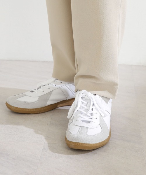 SENSE OF PLACE by URBAN RESEARCH(センスオブプレイスバイアーバンリサーチ)の「ジャーマントレーナー(スニーカー・メンズ・ホワイト・SMALL/MEDIUM/LARGE)」の2枚目の写真