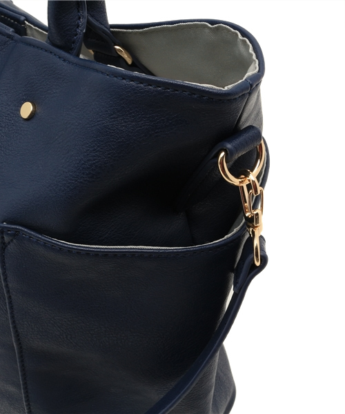 ikka（イッカ）の「合皮Wポケットトート&ショルダーBAG（ショルダーバッグ・レディース・オフホワイト/イエロー/ネイビー/オレンジ・FREE）」の8枚目の写真