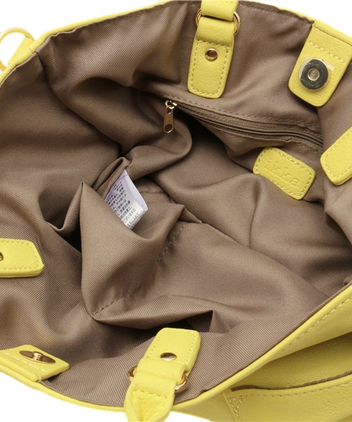 ikka（イッカ）の「合皮Wポケットトート&ショルダーBAG（ショルダーバッグ・レディース・オフホワイト/イエロー/ネイビー/オレンジ・FREE）」の12枚目の写真