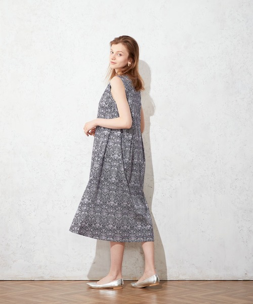 LE SOUK HOLIDAY(ルスークホリデー)の「リバティプリントワンピース(ワンピース・レディース・ネイビー・M/L)」の10枚目の写真