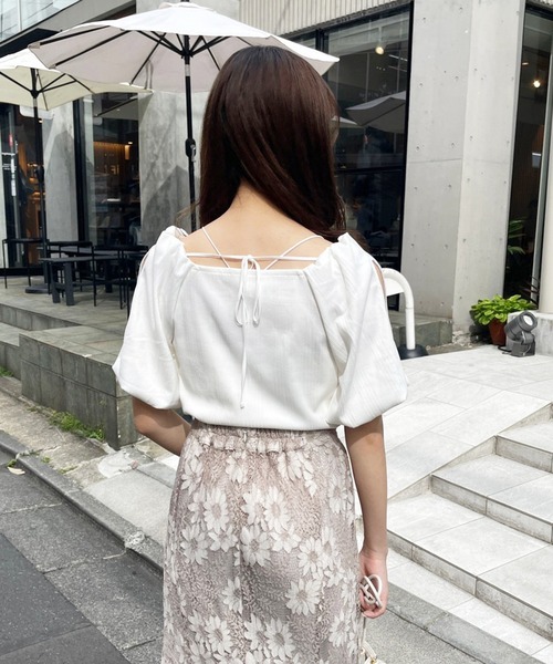 one after another NICE CLAUP（ワンアフターアナザーナイスクラップ）の「着回し優秀　バルーンテレコトップス（Tシャツ/カットソー・レディース・ブラック/ブラウン/オフホワイト/モカ・FREE）」の6枚目の写真