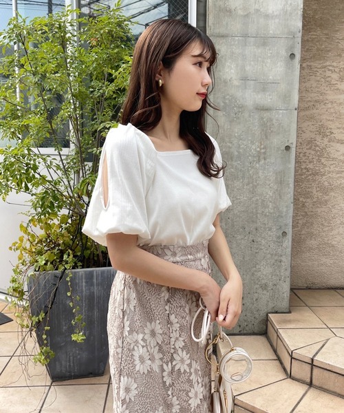 one after another NICE CLAUP（ワンアフターアナザーナイスクラップ）の「着回し優秀　バルーンテレコトップス（Tシャツ/カットソー・レディース・ブラック/ブラウン/オフホワイト/モカ・FREE）」の18枚目の写真