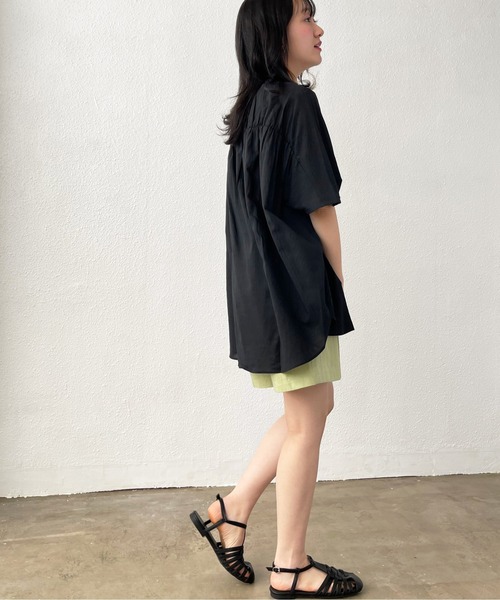 Shelly island（シェリーアイランド）の「バックギャザービッグシャツ（シャツ/ブラウス・レディース・ホワイト・FREE/M）」の14枚目の写真