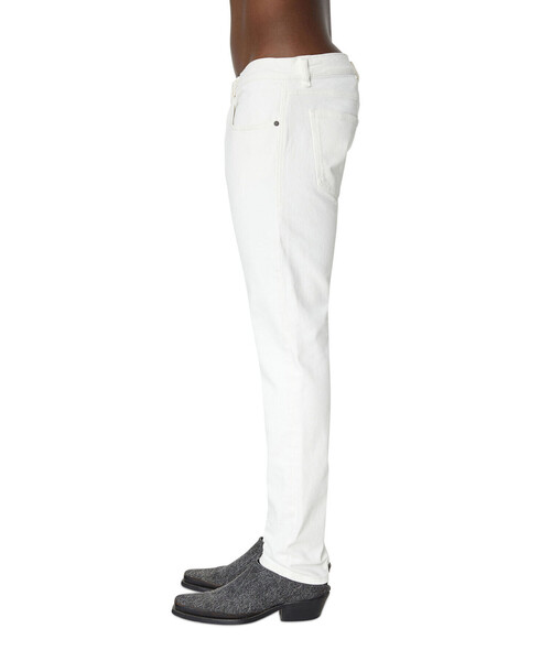 DIESEL（ディーゼル）の「メンズ 22FW デニムパンツ ホワイト スリムフィット（デニムパンツ・メンズ・ホワイト・26inch/28inch/31inch/32inch/33inch/27inch/36inch/34inch/30inch/29inch/38inch）」の10枚目の写真