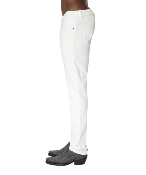 DIESEL（ディーゼル）の「メンズ 22FW デニムパンツ ホワイト スリムフィット（デニムパンツ・メンズ・ホワイト・26inch/28inch/31inch/32inch/33inch/27inch/36inch/34inch/30inch/29inch/38inch）」の4枚目の写真