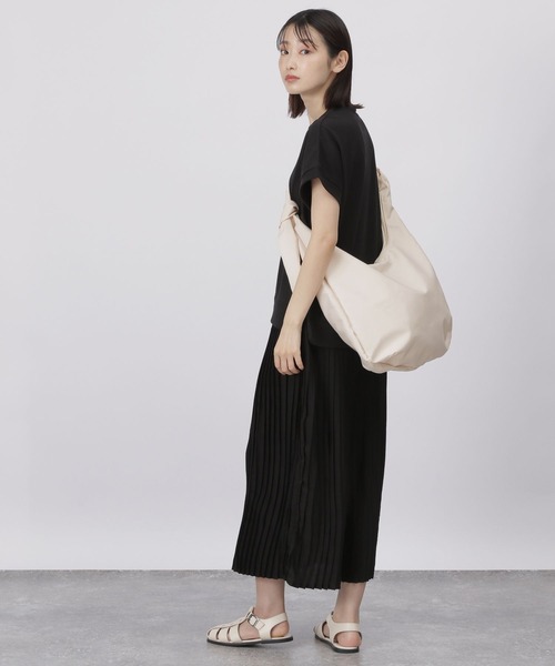 LAKOLE(ラコレ)の「ノットパデットショルダーバッグ / 344264(ショルダーバッグ・レディース・ブラック/ベージュ/アイボリー・FREE)」の4枚目の写真
