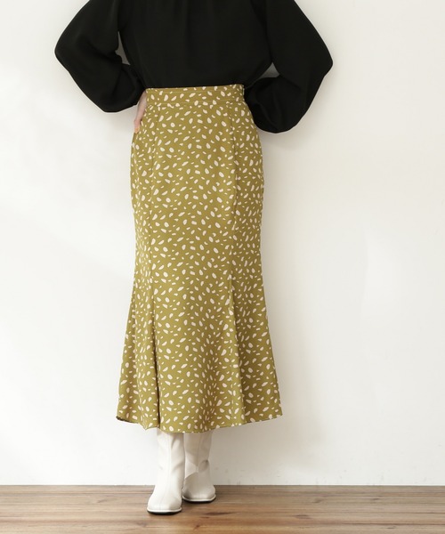 N.(N. Natural Beauty Basic)(エヌエヌナチュラルビューティーベーシック)の「アニマルペイントプリントマキシスカート(スカート・レディース・ブラック系その他/ホワイト系その他/イエロー系その他・MEDIUM/SMALL)」の3枚目の写真