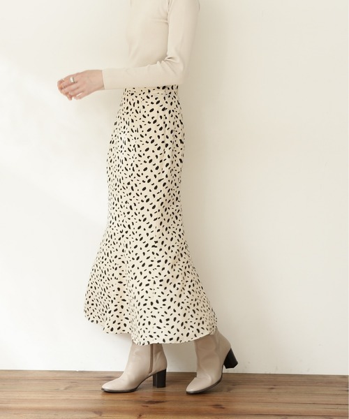 N.(N. Natural Beauty Basic)(エヌエヌナチュラルビューティーベーシック)の「アニマルペイントプリントマキシスカート(スカート・レディース・ブラック系その他/ホワイト系その他/イエロー系その他・MEDIUM/SMALL)」の8枚目の写真