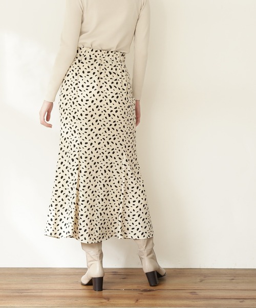 N.(N. Natural Beauty Basic)(エヌエヌナチュラルビューティーベーシック)の「アニマルペイントプリントマキシスカート(スカート・レディース・ブラック系その他/ホワイト系その他/イエロー系その他・MEDIUM/SMALL)」の6枚目の写真