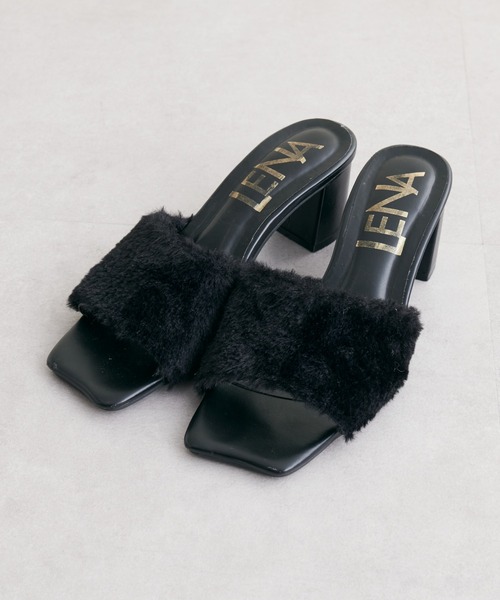 natural couture（ナチュラルクチュール）の「2022AWアイテム/今季注目の主役級アイテム ファーヒールサンダル（サンダル・レディース・ブラック/ベージュ・MEDIUM/LARGE/X-LARGE/SMALL）」の3枚目の写真