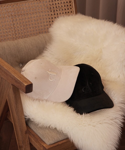 ANDGEEBEE（アンジービー）の「UNISEX ベロアロゴキャップ（キャップ・レディース・ブラック/ベージュ・FREE）」の7枚目の写真