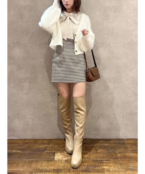 dazzlin（ダズリン）の「ニーハイロングブーツ（ブーツ・レディース・ベージュ/ブラック・MEDIUM/LARGE）」の14枚目の写真