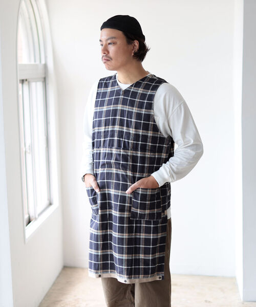 B:MING by BEAMS(ビーミングバイビームス)の「NAPRON × B:MING by BEAMS / 別注 ベスト エプロン(エプロン・メンズ・ブラウン/ネイビー・FREE)」の10枚目の写真