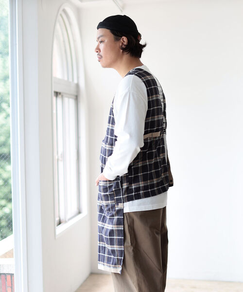 B:MING by BEAMS(ビーミングバイビームス)の「NAPRON × B:MING by BEAMS / 別注 ベスト エプロン(エプロン・メンズ・ブラウン/ネイビー・FREE)」の8枚目の写真