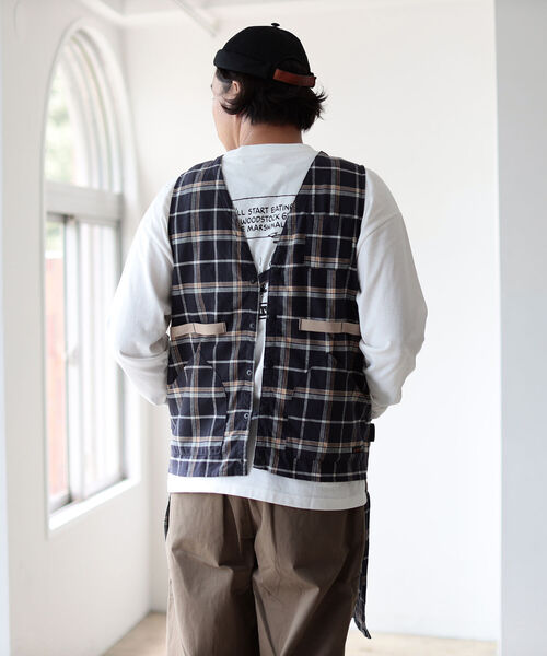 B:MING by BEAMS(ビーミングバイビームス)の「NAPRON × B:MING by BEAMS / 別注 ベスト エプロン(エプロン・メンズ・ブラウン/ネイビー・FREE)」の12枚目の写真