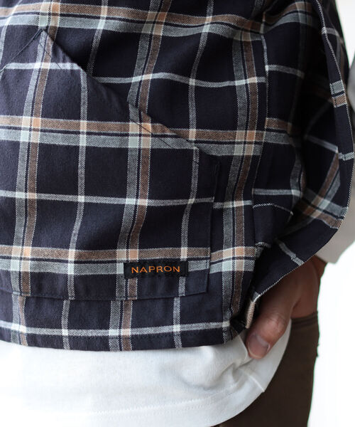 B:MING by BEAMS(ビーミングバイビームス)の「NAPRON × B:MING by BEAMS / 別注 ベスト エプロン(エプロン・メンズ・ブラウン/ネイビー・FREE)」の3枚目の写真