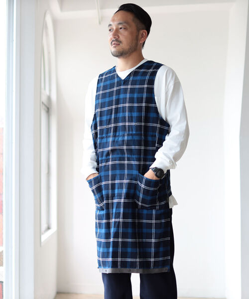 B:MING by BEAMS(ビーミングバイビームス)の「NAPRON × B:MING by BEAMS / 別注 ベスト エプロン(エプロン・メンズ・ブラウン/ネイビー・FREE)」の13枚目の写真