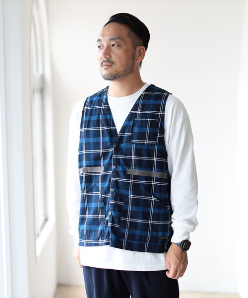 B:MING by BEAMS(ビーミングバイビームス)の「NAPRON × B:MING by BEAMS / 別注 ベスト エプロン(エプロン・メンズ・ブラウン/ネイビー・FREE)」の7枚目の写真