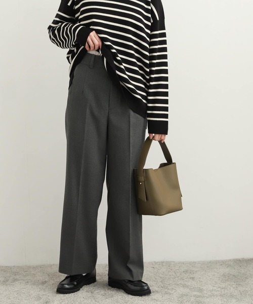 URBAN RESEARCH DOORS(アーバンリサーチドアーズ)の「TRストレートトラウザー(その他パンツ・レディース・チャコールグレー/パープル/ベージュ・SMALL/MEDIUM)」の2枚目の写真