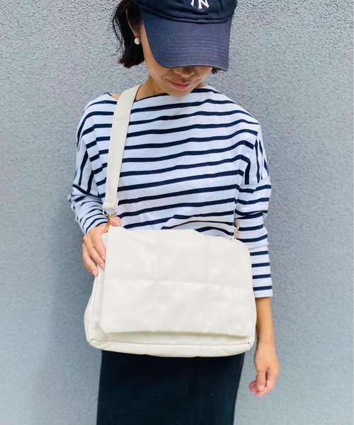 IO(イオ)(イオ)の「IO select / フェイクレザーキルティングショルダーパデッドバッグ(ショルダーバッグ・レディース・ホワイト/キャメル/ブラック・ONESIZE)」の8枚目の写真