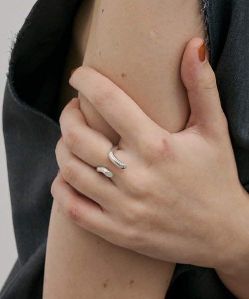 loni(ロニ)の「【金属アレルギー対応】Root open ring(デザインリング)/ニッケルフリーメッキ(リング・レディース・シルバー/ゴールド・#9/#11/#13)」の2枚目の写真
