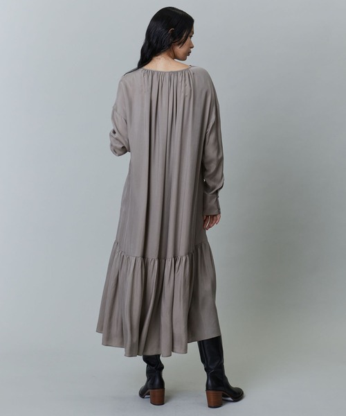 1er Arrondissement（プルミエアロンディスモン）の「キュプラフィブリルティアードワンピース（ドレス・レディース・グレイッシュベージュ/モカ/サンドベージュ・38/36）」の10枚目の写真