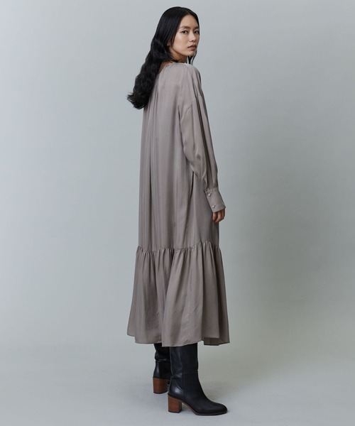 1er Arrondissement（プルミエアロンディスモン）の「キュプラフィブリルティアードワンピース（ドレス・レディース・グレイッシュベージュ/モカ/サンドベージュ・38/36）」の12枚目の写真