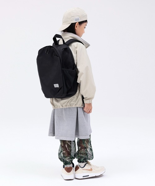 ARCH & LINE(アーチアンドライン)の「リサイクルナイロンキャップ UVCUT NYLON BASIC CAP(キャップ・キッズ・チャコールグレー/ライトベージュ/ミント・60/57/54/48)」の5枚目の写真