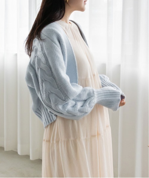 RANDA（ランダ）の「袖ケーブル編みニットボレロ（ニット/セーター・レディース・ブルー/グレー/ホワイト・FREE）」の7枚目の写真