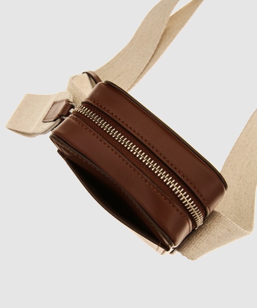 JACQUEMUS（ジャックムス）の「LE CUERDA VERTI LE CUERDA VERTICAL（ショルダーバッグ・レディース・ブラウン・OS）」の7枚目の写真